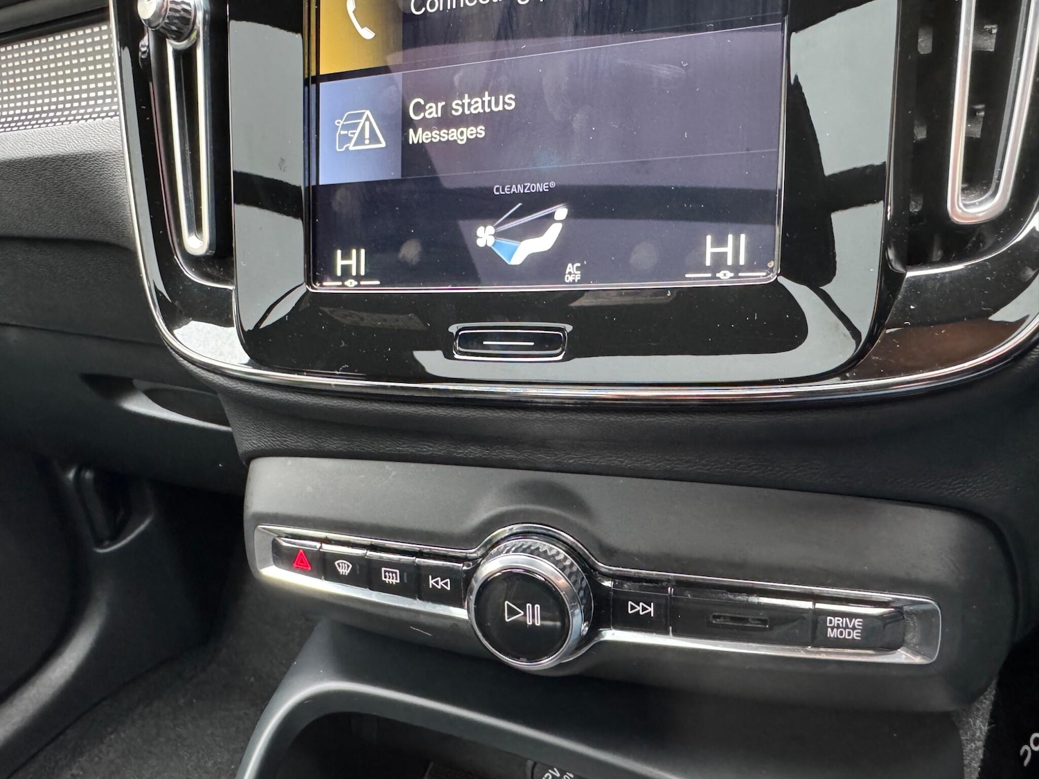 Used Volvo XC40 for sale - 76995980: Photo 26