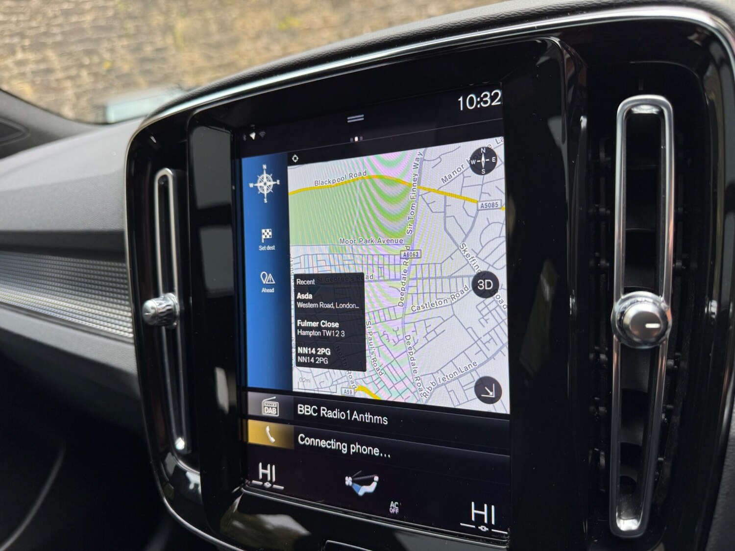 Used Volvo XC40 for sale - 76995980: Photo 27