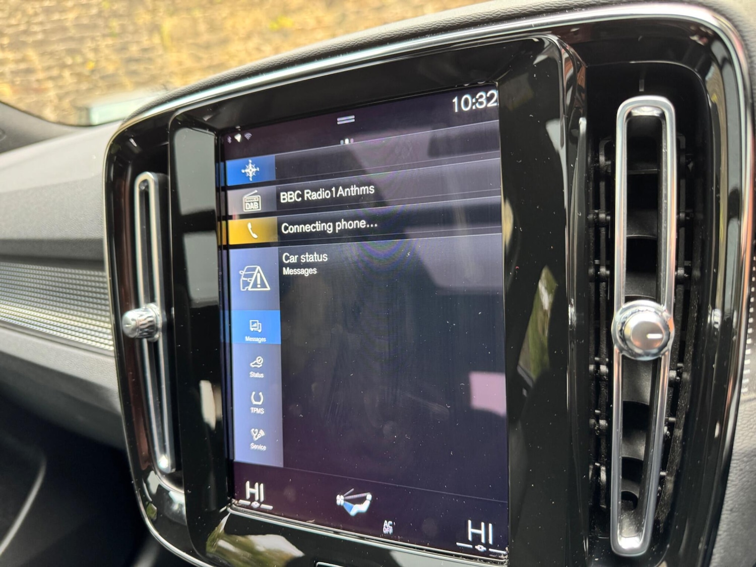 Used Volvo XC40 for sale - 76995980: Photo 29