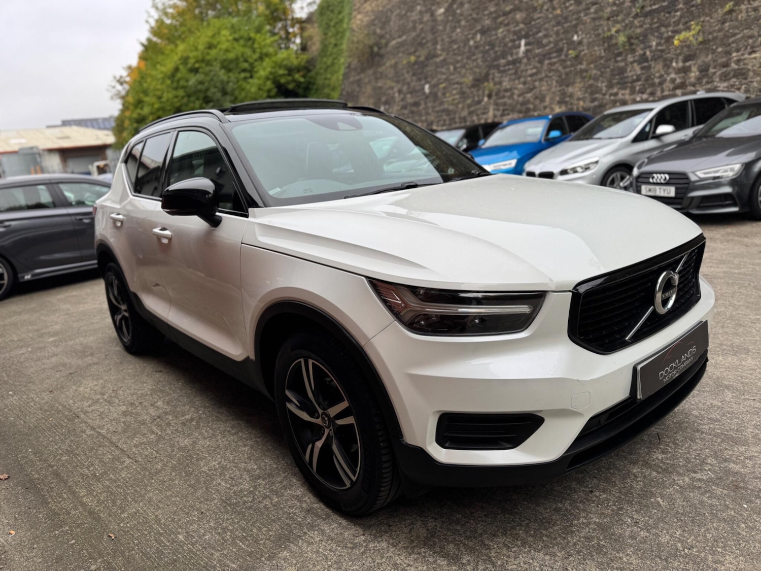 Used Volvo XC40 for sale - 76995980: Photo 4