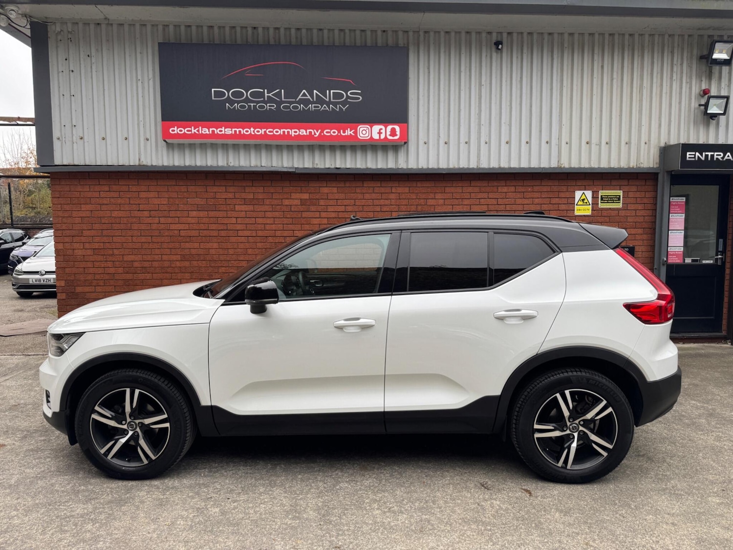 Used Volvo XC40 for sale - 76995980: Photo 5