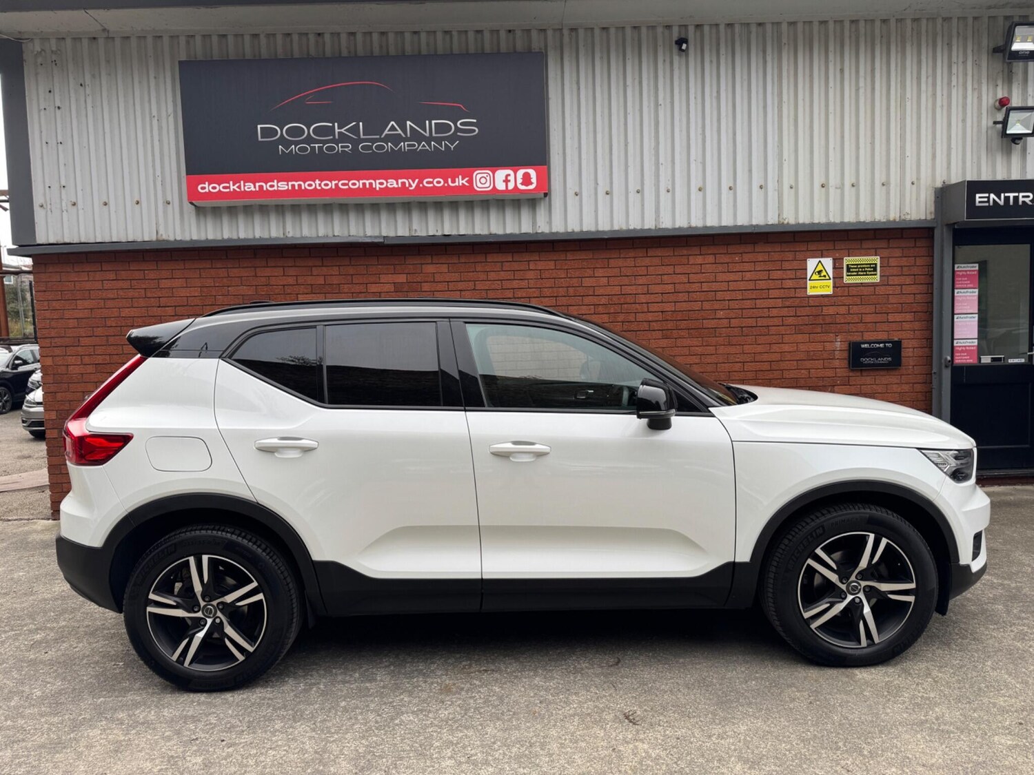 Used Volvo XC40 for sale - 76995980: Photo 6