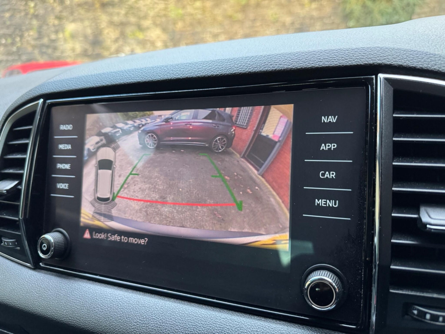 Used Skoda Karoq 2018 for sale - 76992184: Photo 27