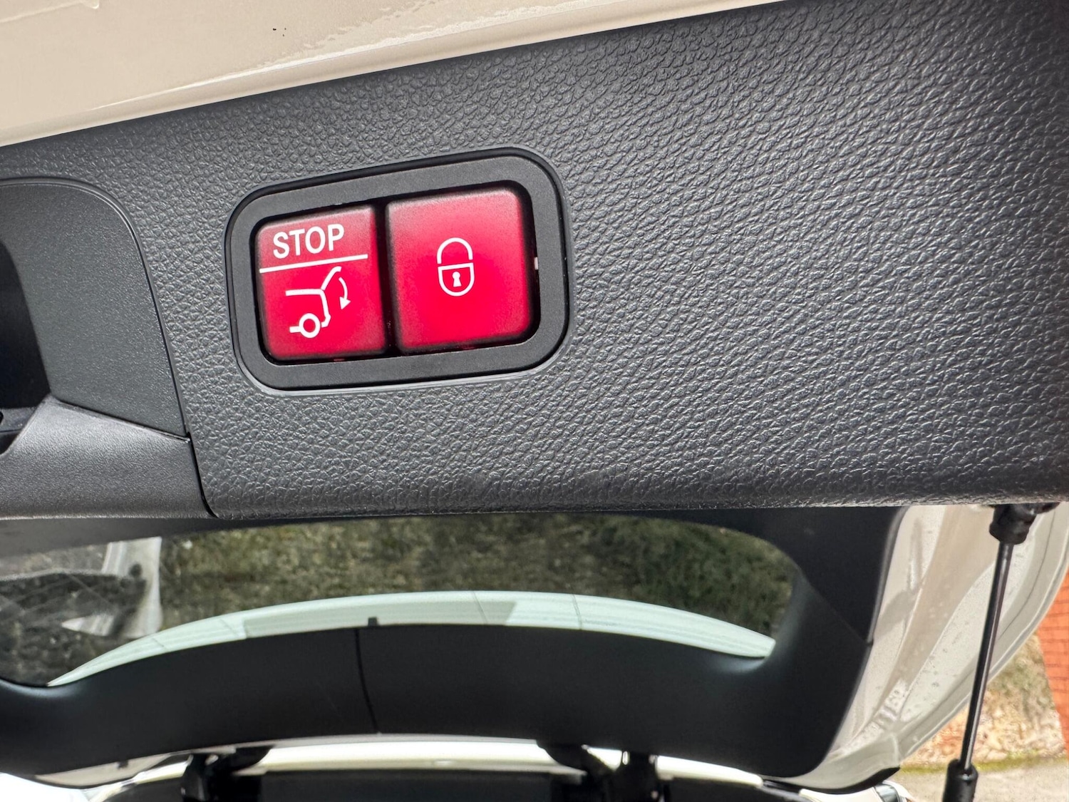 Used Mercedes-Benz GLC 2017 for sale - 77538370: Photo 32