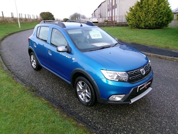 Used Dacia Sandero Stepway 2017 for sale - 77276030: Photo
