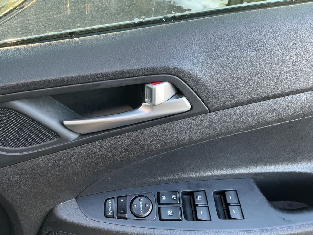 Used Hyundai TUCSON 2017 for sale - 76665652: Photo 12