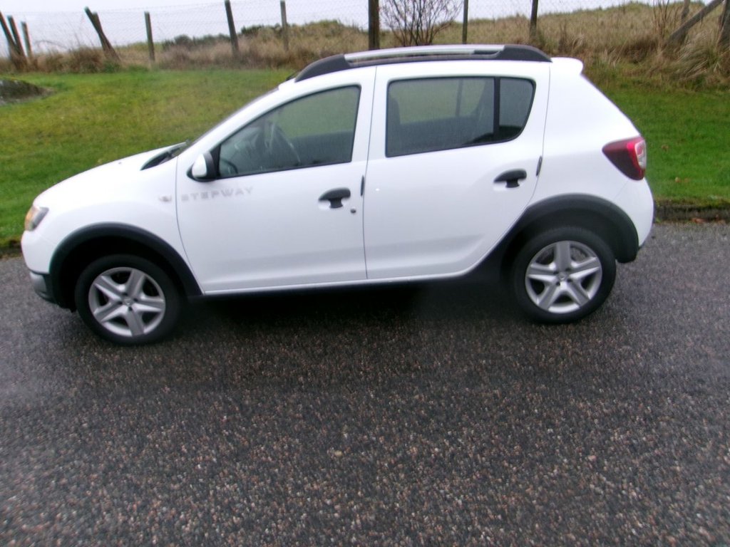 Used Dacia Sandero Stepway 2014 for sale - 77821457: Photo 3