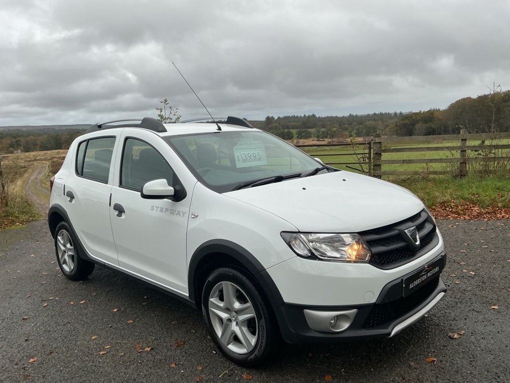 Used Dacia Sandero Stepway 2014 for sale - 76356904: Photo 2