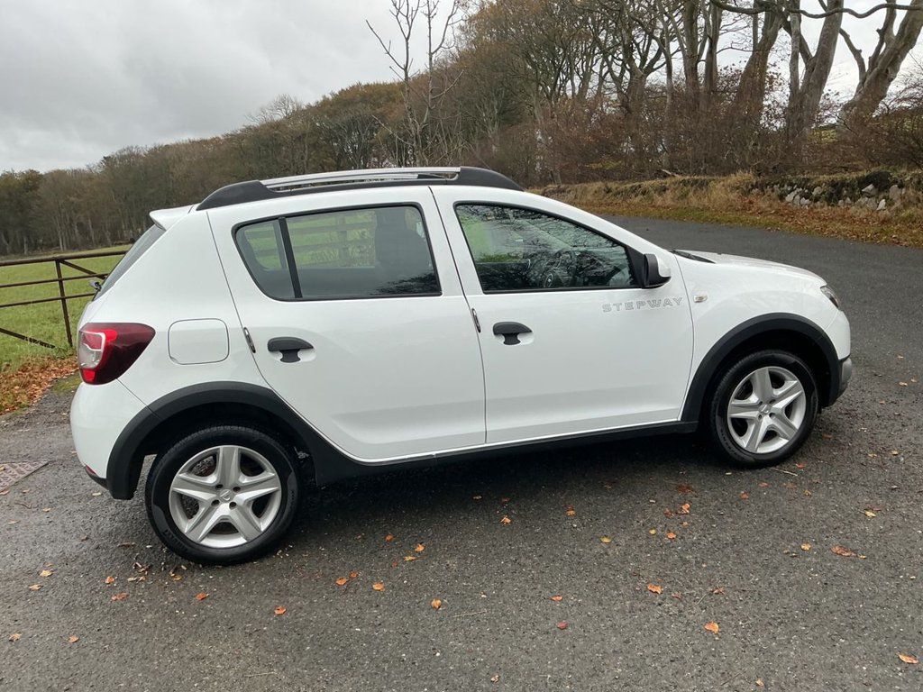 Used Dacia Sandero Stepway 2014 for sale - 76356904: Photo 5