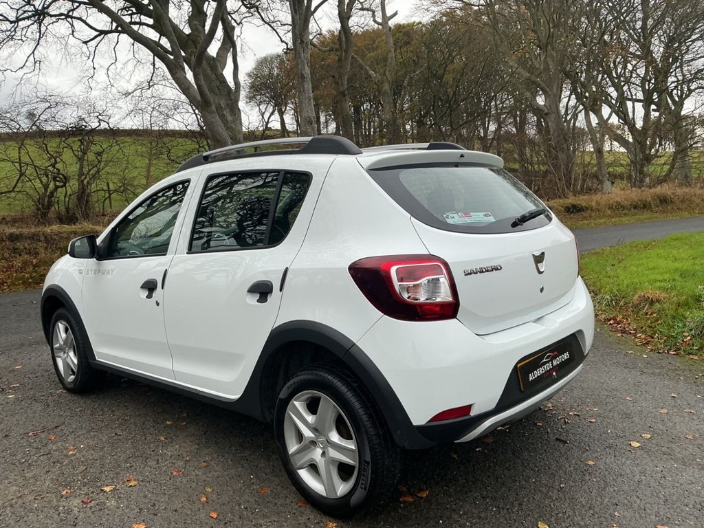 Used Dacia Sandero Stepway 2014 for sale - 76356904: Photo 8