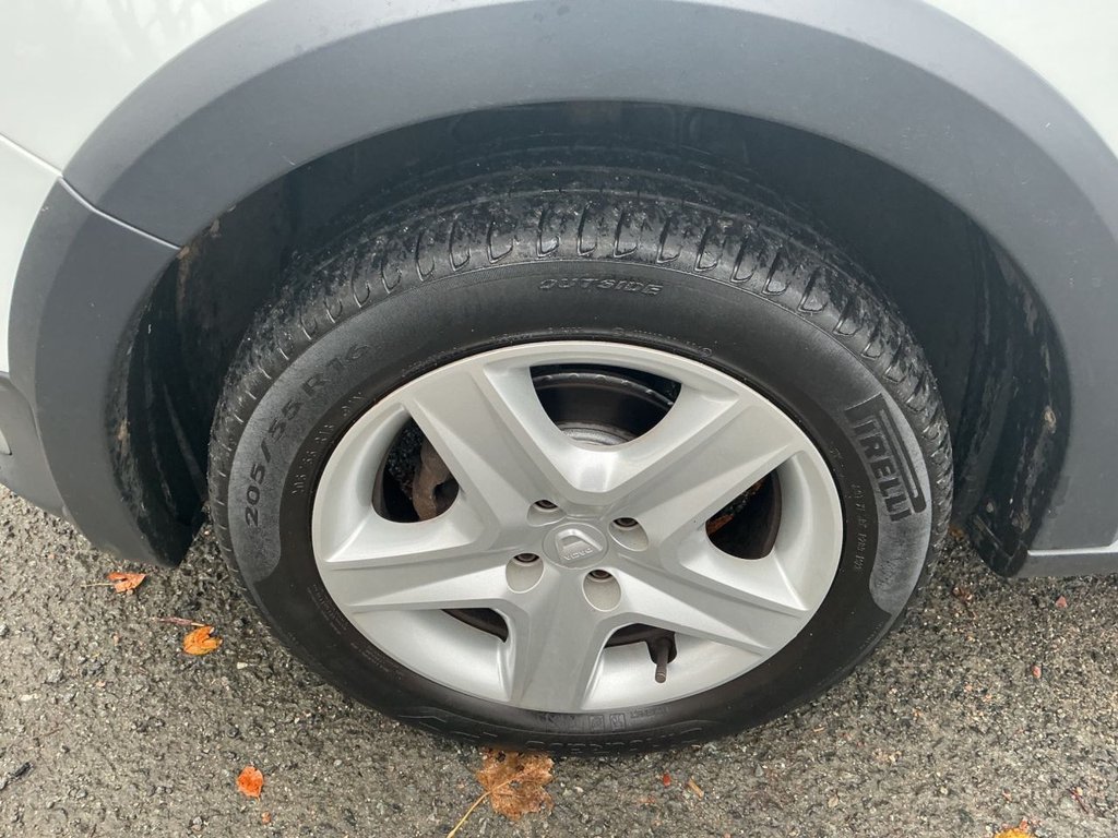 Used Dacia Sandero Stepway 2014 for sale - 76356904: Photo 9