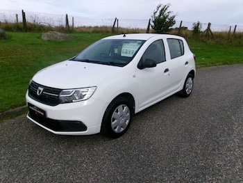 Used Dacia Sandero 2018 for sale - 79494131: Photo