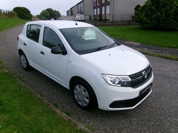 Used Dacia Sandero 2018 for sale - 79494131: Photo