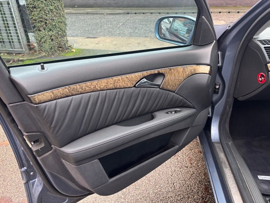 Used Mercedes-Benz E Class 2005 for sale - 76698801: Photo 24