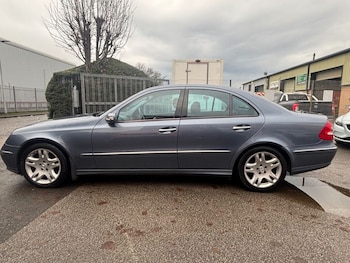 Used Mercedes-Benz E Class 2005 for sale - 76698801: Photo