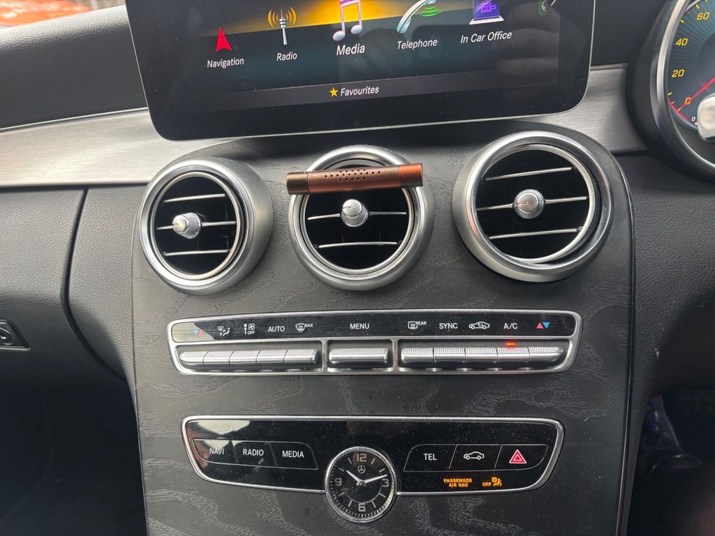 Used Mercedes-Benz C Class 2020 for sale - 76900563: Photo 11