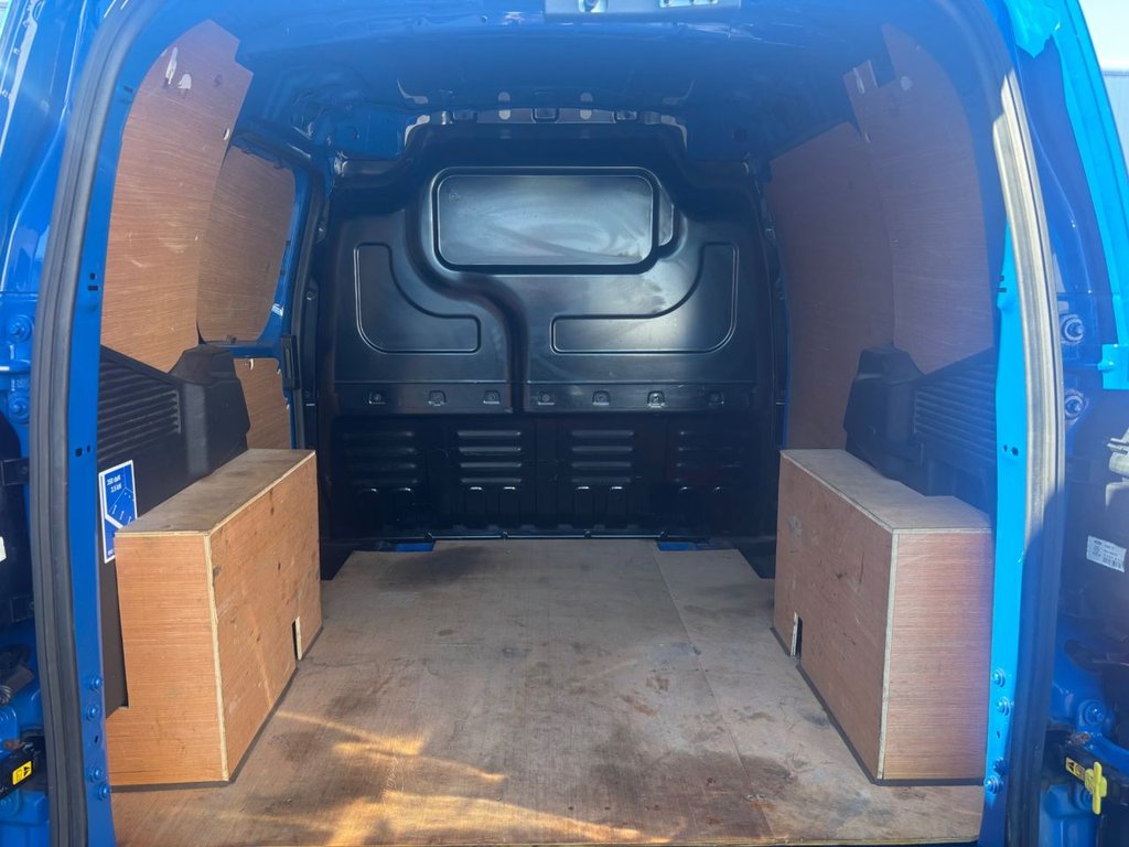 Used Ford Transit Courier 2020 for sale - 76118901: Photo 17