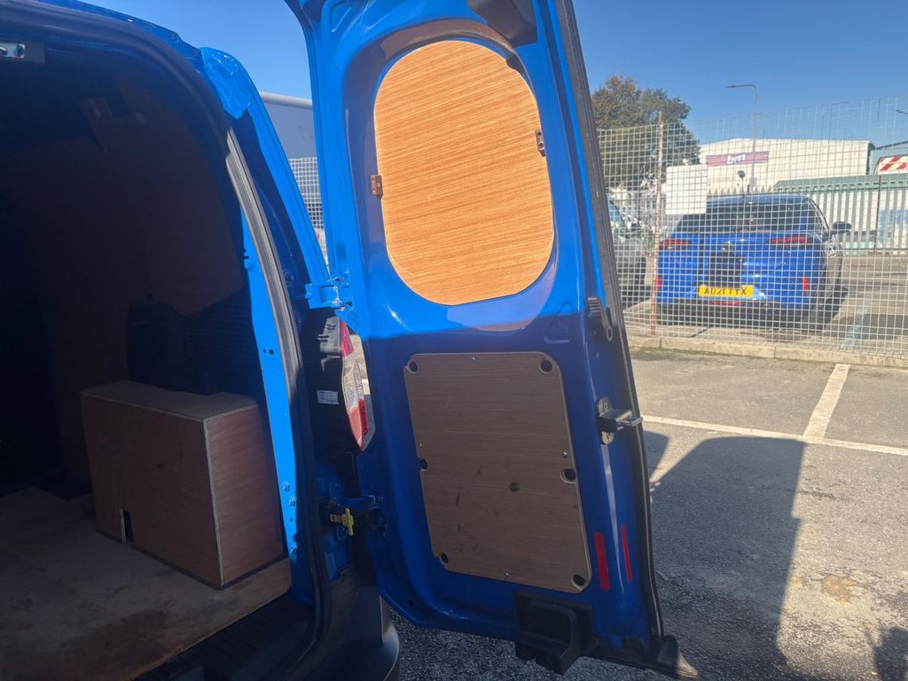 Used Ford Transit Courier 2020 for sale - 76118901: Photo 18