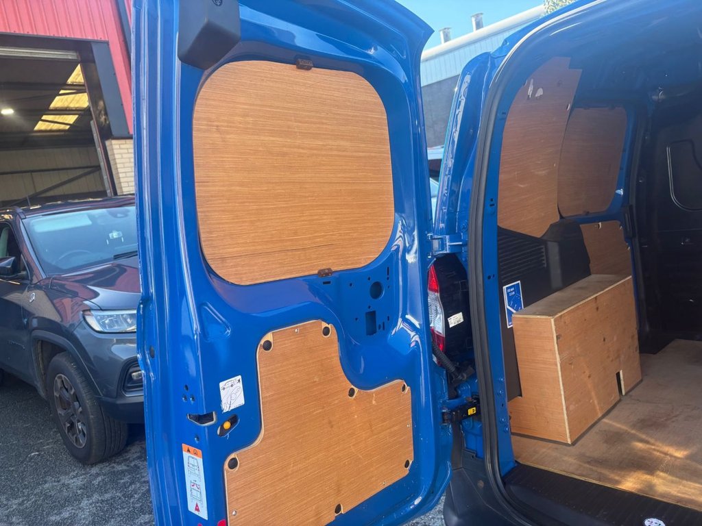 Used Ford Transit Courier 2020 for sale - 76118901: Photo 19