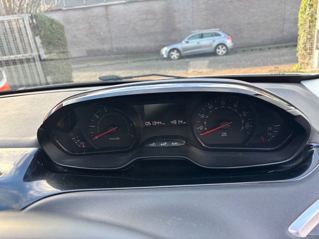 Used Peugeot 208 2014 for sale - 76698282: Photo 10