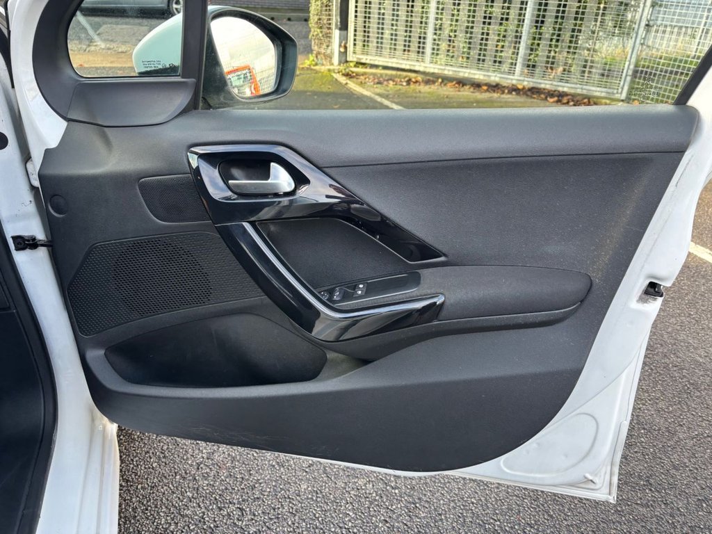 Used Peugeot 208 2014 for sale - 76698282: Photo 11