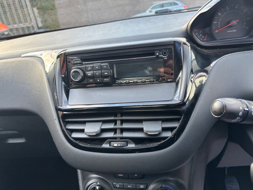 Used Peugeot 208 2014 for sale - 76698282: Photo 12