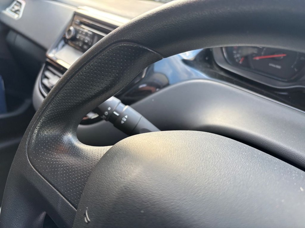 Used Peugeot 208 2014 for sale - 76698282: Photo 16