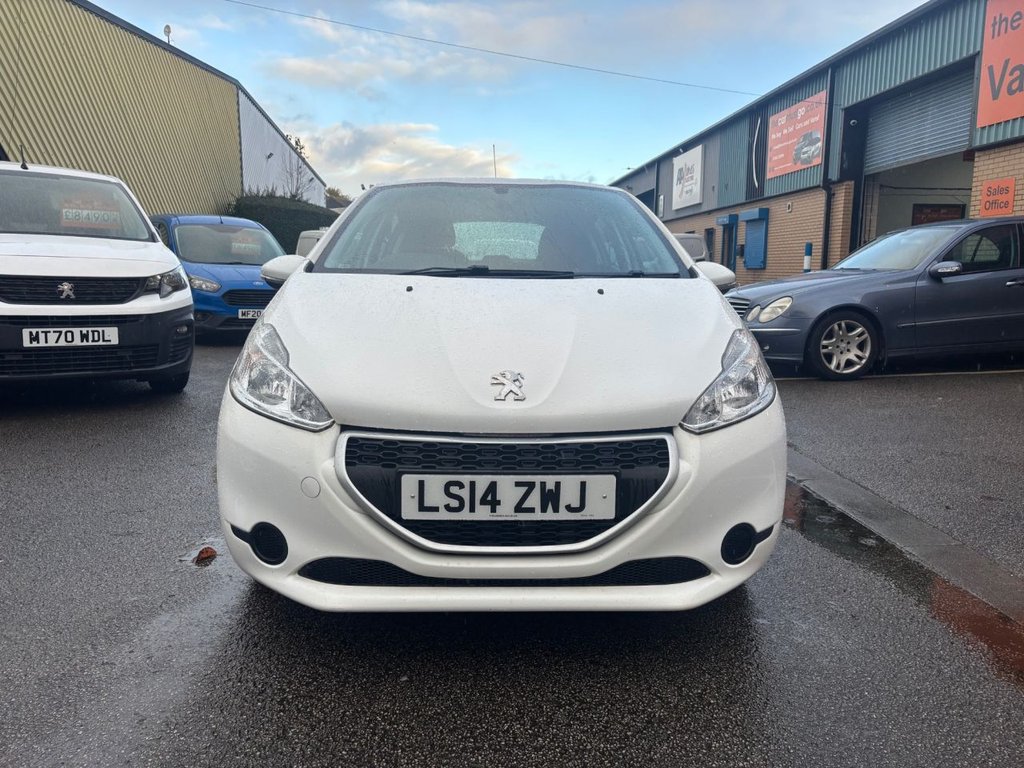 Used Peugeot 208 2014 for sale - 76698282: Photo 2
