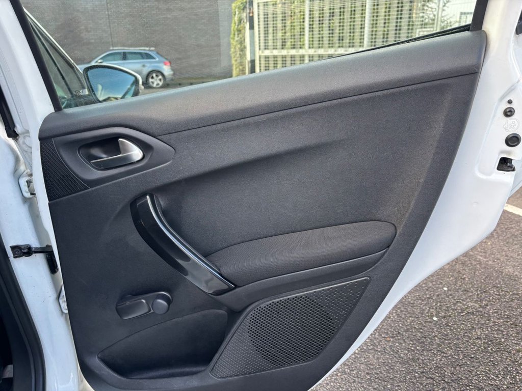 Used Peugeot 208 2014 for sale - 76698282: Photo 21