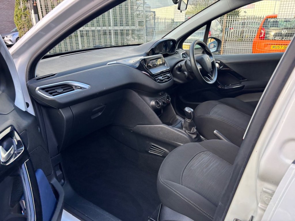 Used Peugeot 208 2014 for sale - 76698282: Photo 25