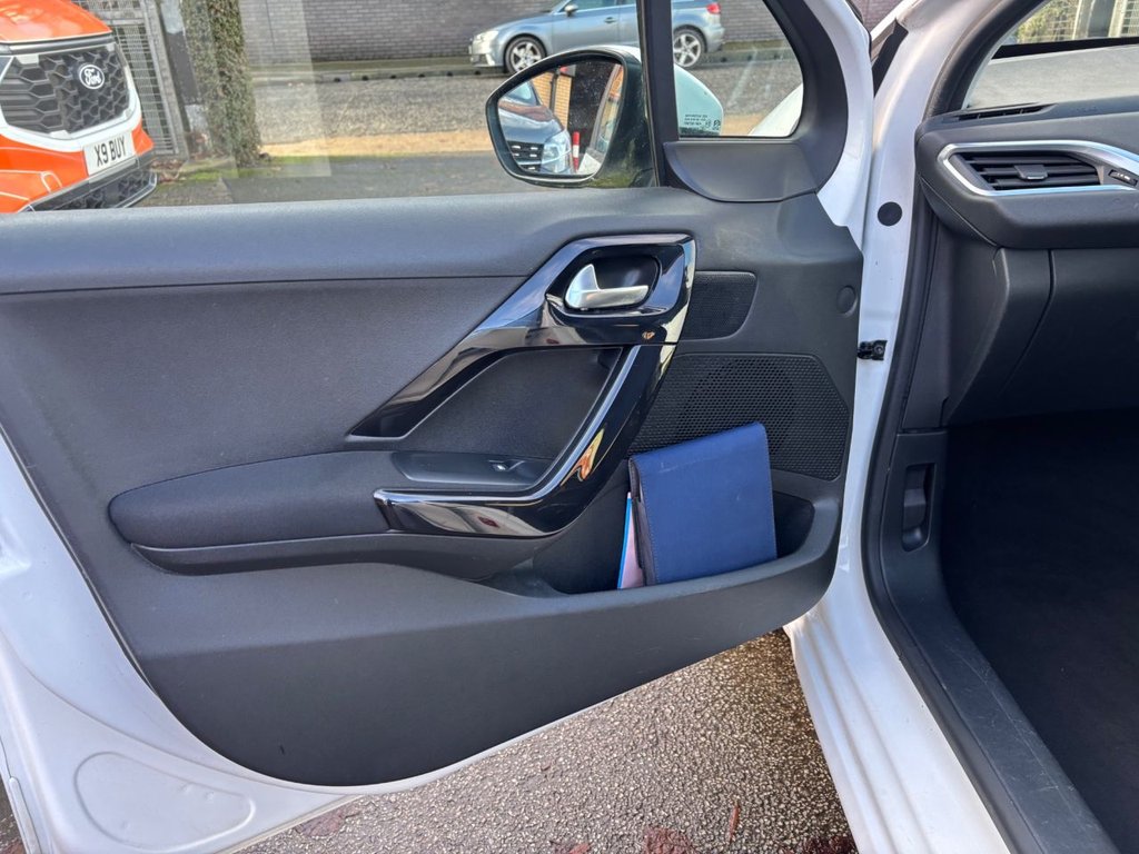 Used Peugeot 208 2014 for sale - 76698282: Photo 26