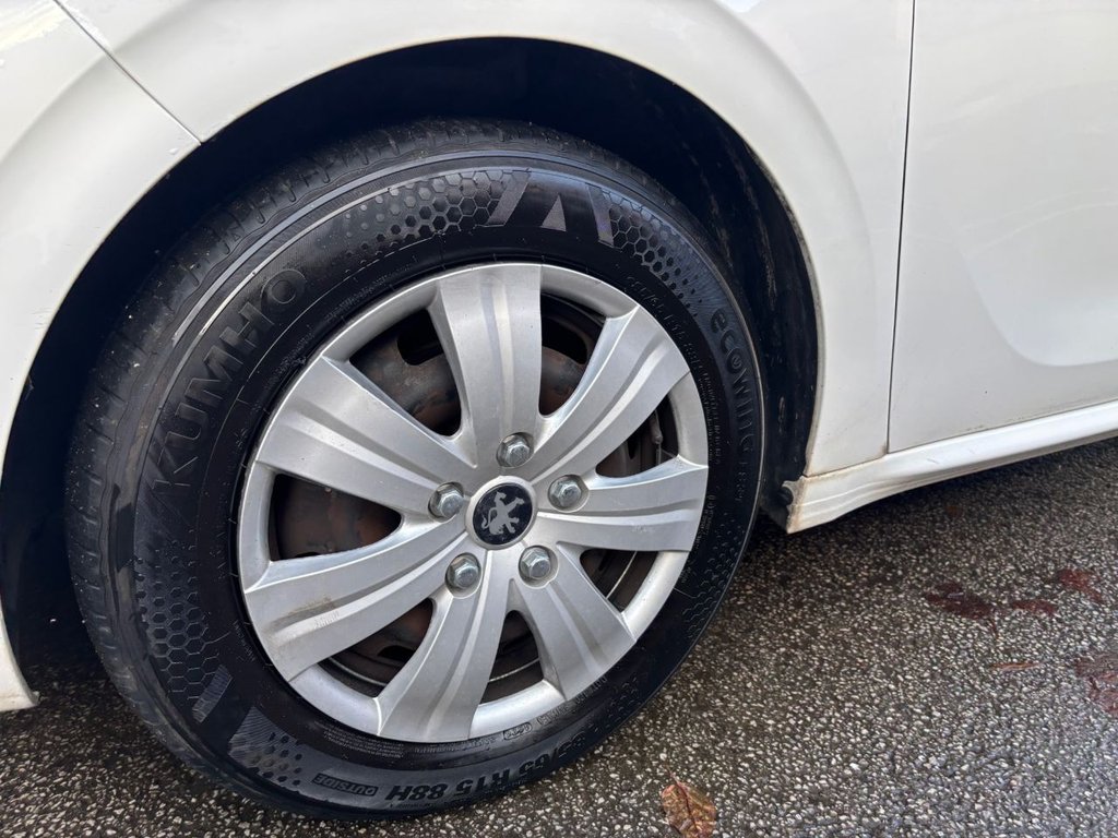 Used Peugeot 208 2014 for sale - 76698282: Photo 27