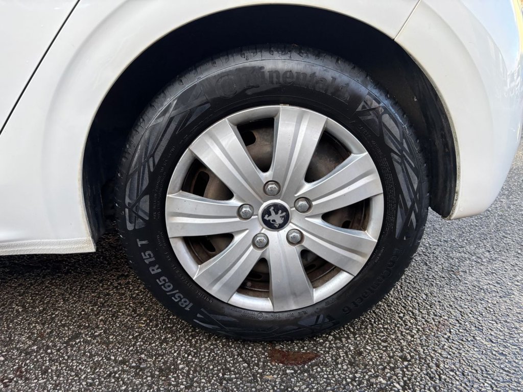 Used Peugeot 208 2014 for sale - 76698282: Photo 28