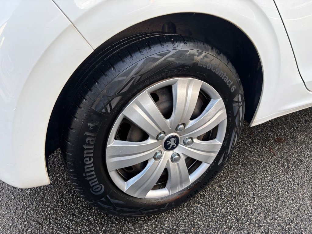 Used Peugeot 208 2014 for sale - 76698282: Photo 29