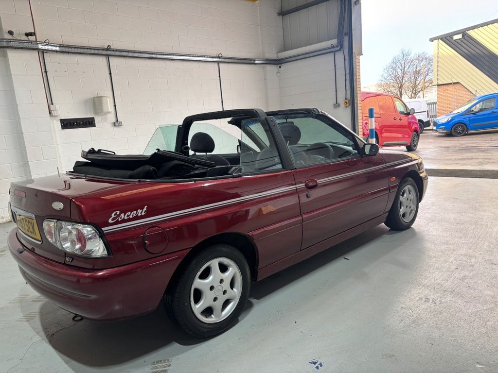 Used Ford Escort 1998 for sale - 76698317: Photo 9