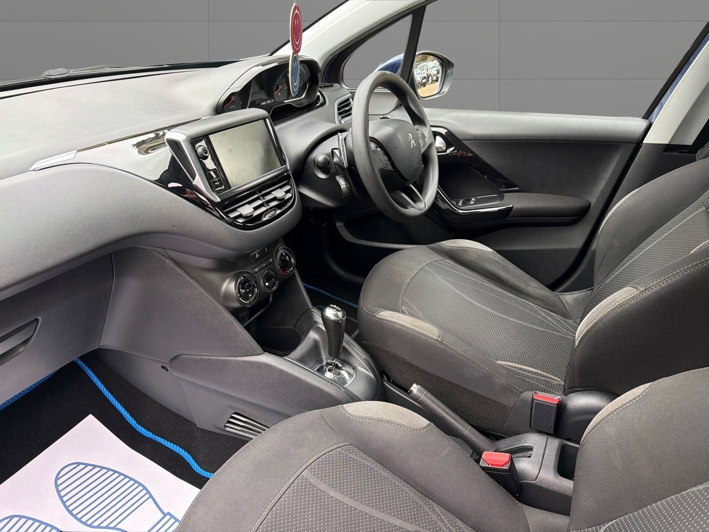 Used Peugeot 208 2014 for sale - 77277442: Photo 14