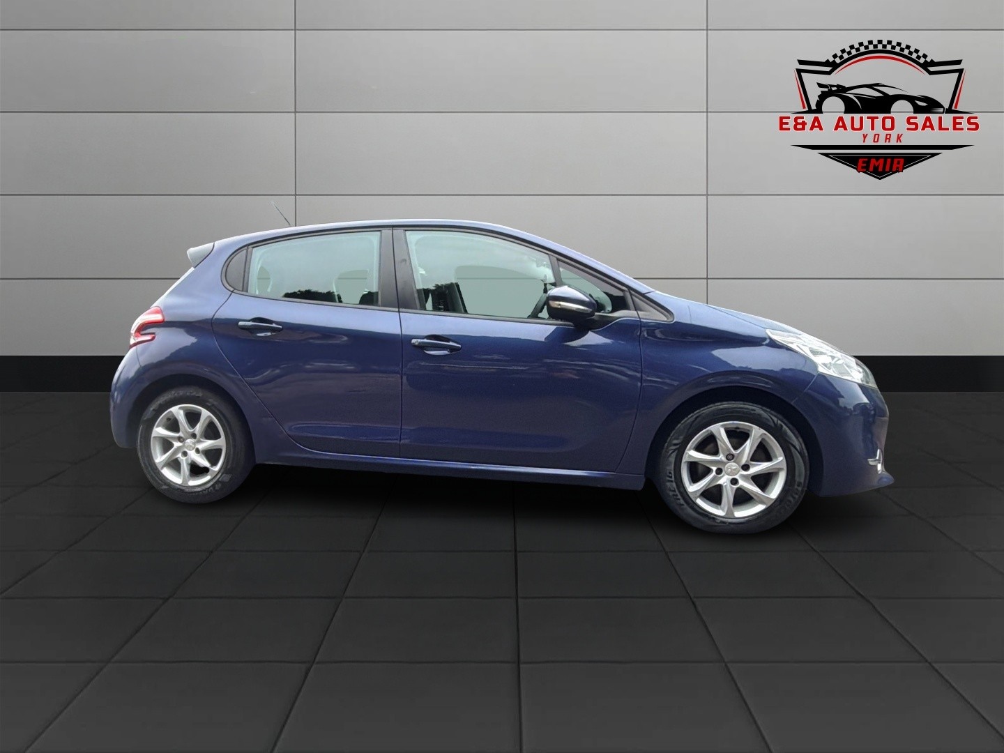 Used Peugeot 208 2014 for sale - 77277442: Photo 8
