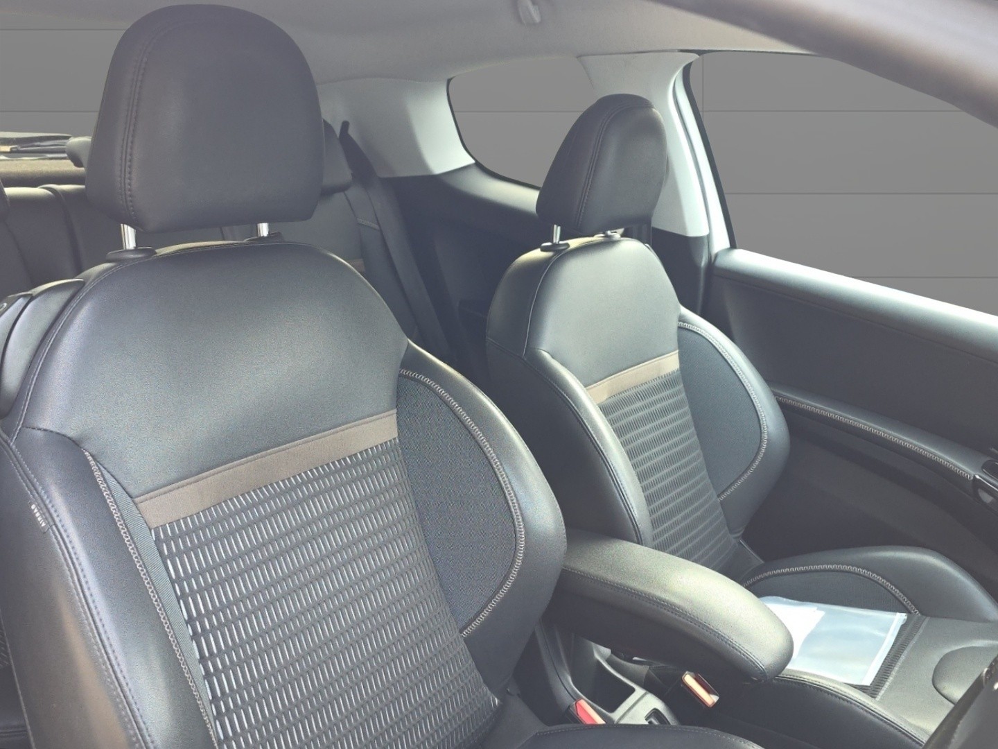 Used Peugeot 208 2012 for sale - 76455432: Photo 10