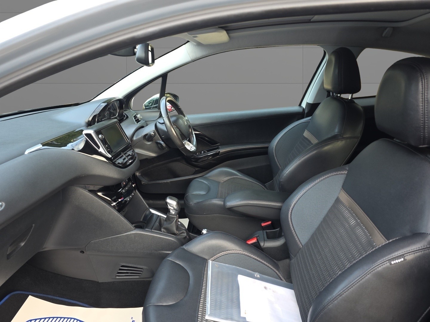 Used Peugeot 208 2012 for sale - 76455432: Photo 11