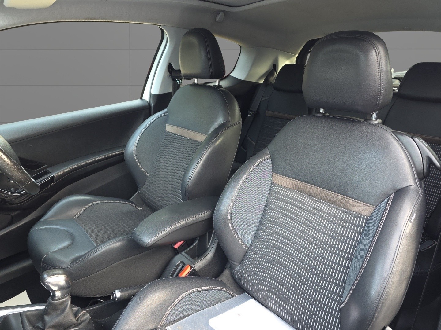 Used Peugeot 208 2012 for sale - 76455432: Photo 12