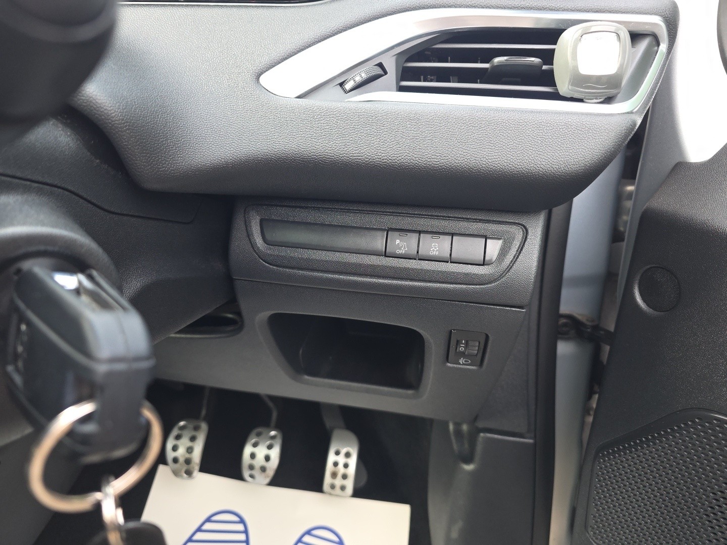 Used Peugeot 208 2012 for sale - 76455432: Photo 23