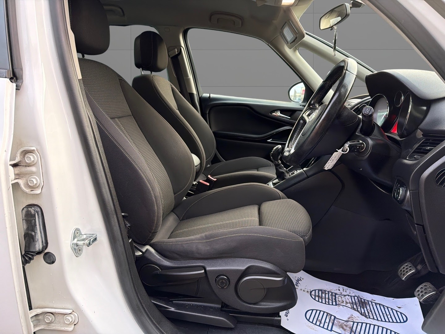 Used Vauxhall Zafira 2014 for sale - 77207530: Photo 11