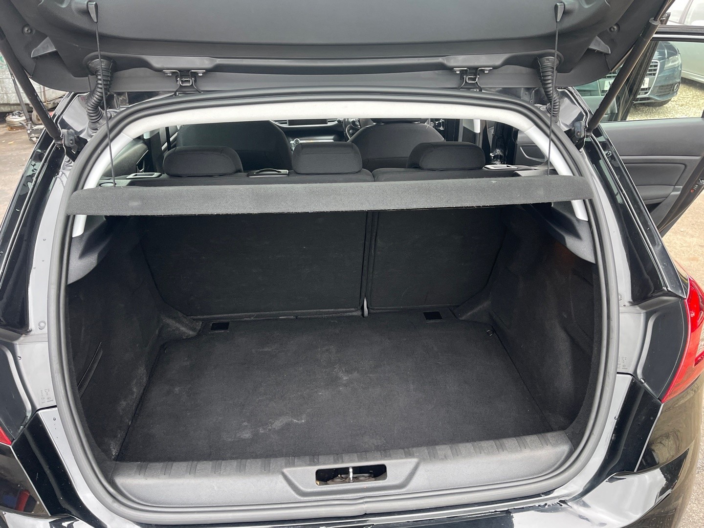 Used Peugeot 308 2018 for sale - 76455384: Photo 28