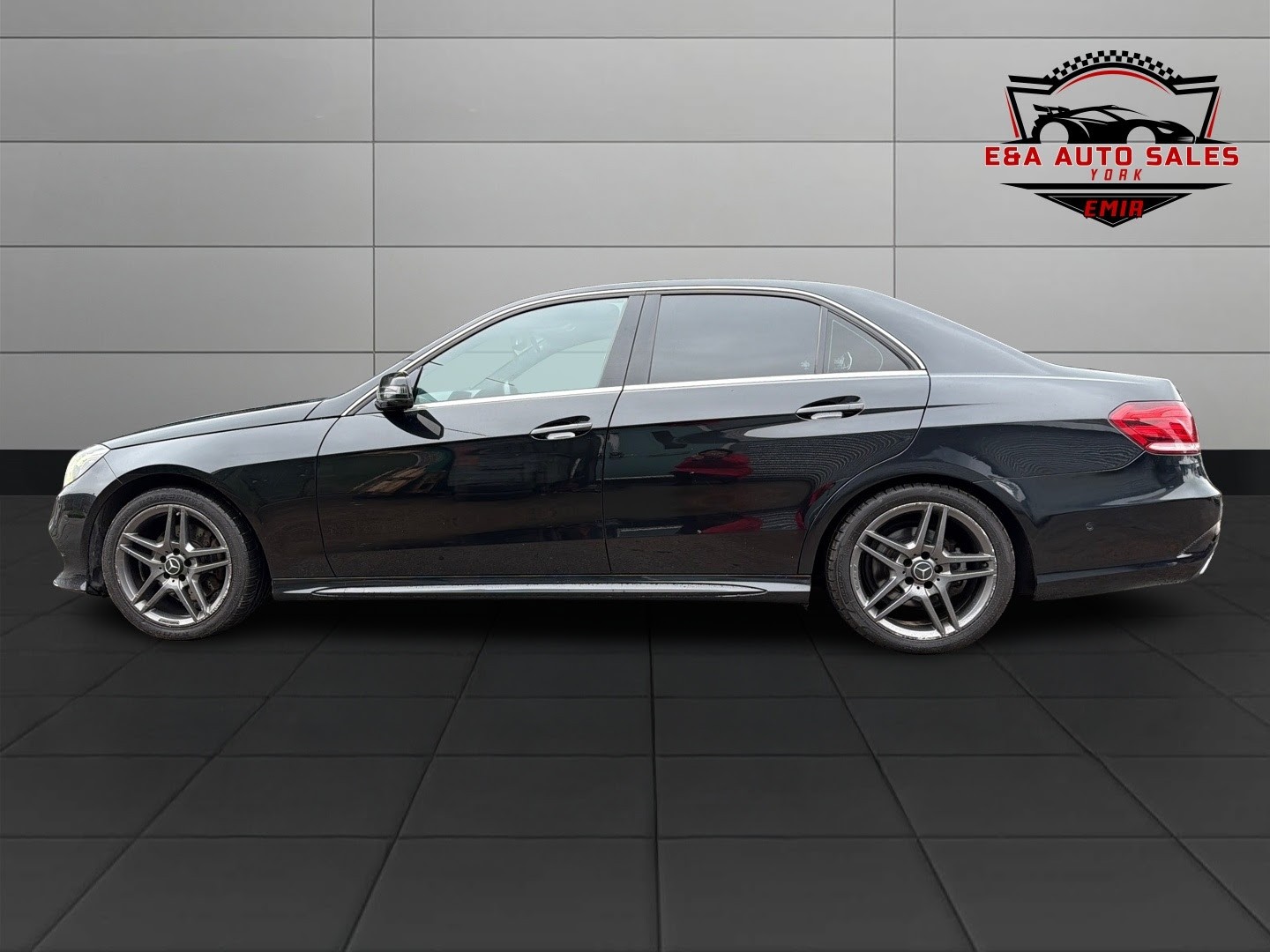 Used Mercedes-Benz E Class 2014 for sale - 77289140: Photo 4