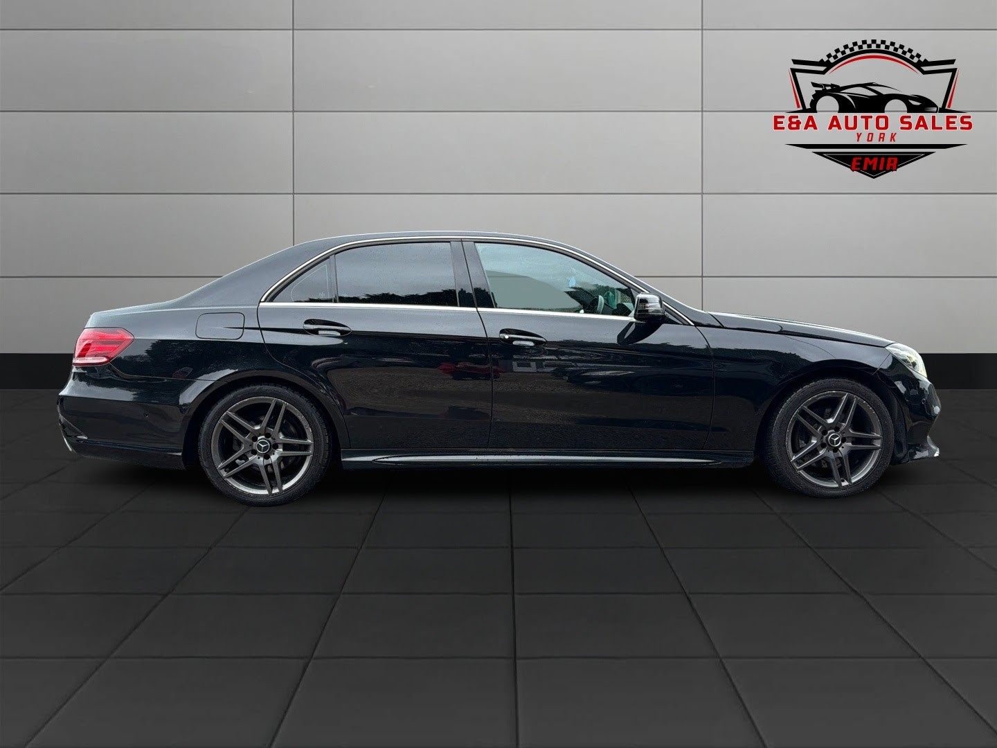 Used Mercedes-Benz E Class 2014 for sale - 77289140: Photo 8