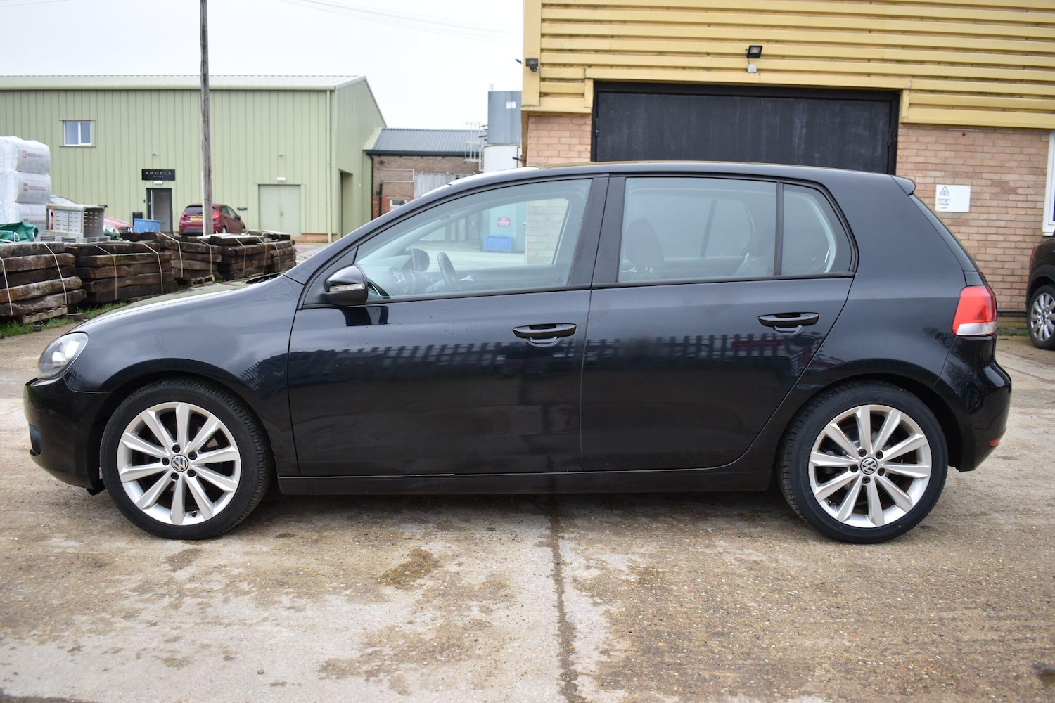 Used Volkswagen Golf 2012 for sale - 77793956: Photo 2