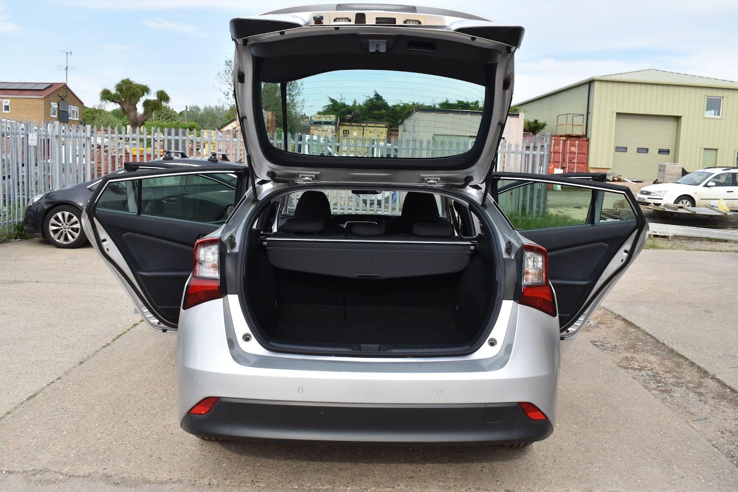 Used Toyota Prius 2024 for sale - 77659995: Photo 24