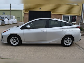 Used Toyota Prius 2020 for sale - 77659995: Photo