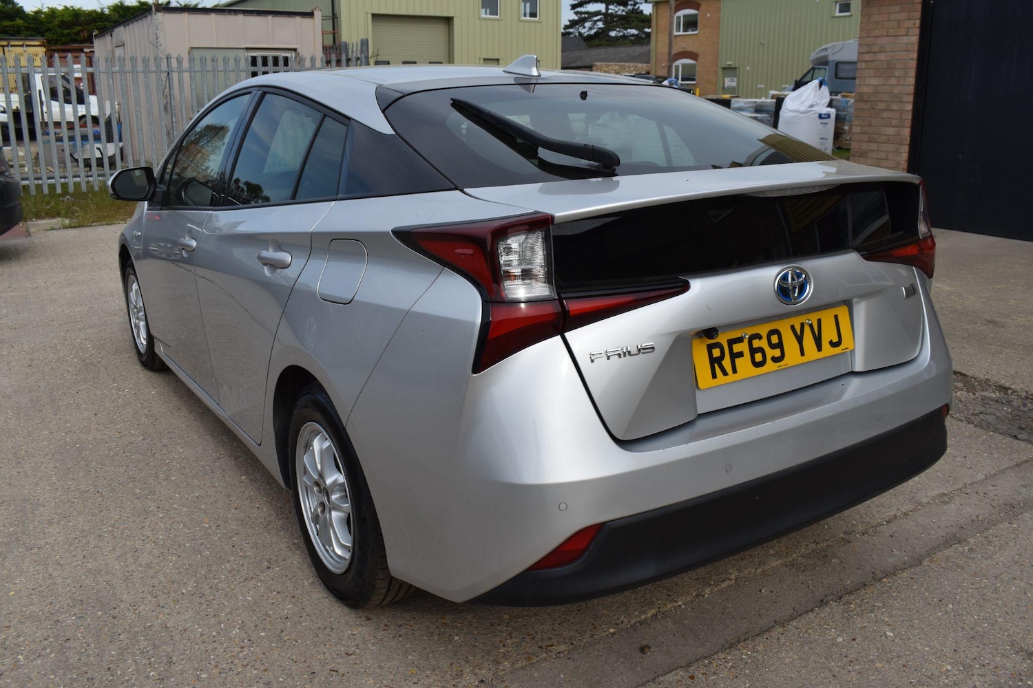 Used Toyota Prius 2024 for sale - 77659995: Photo 3