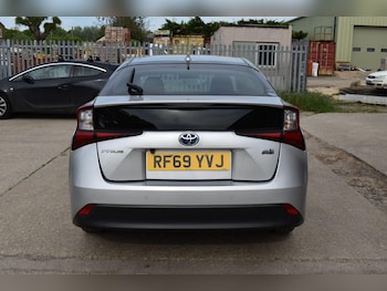 Used Toyota Prius 2020 for sale - 77659995: Photo